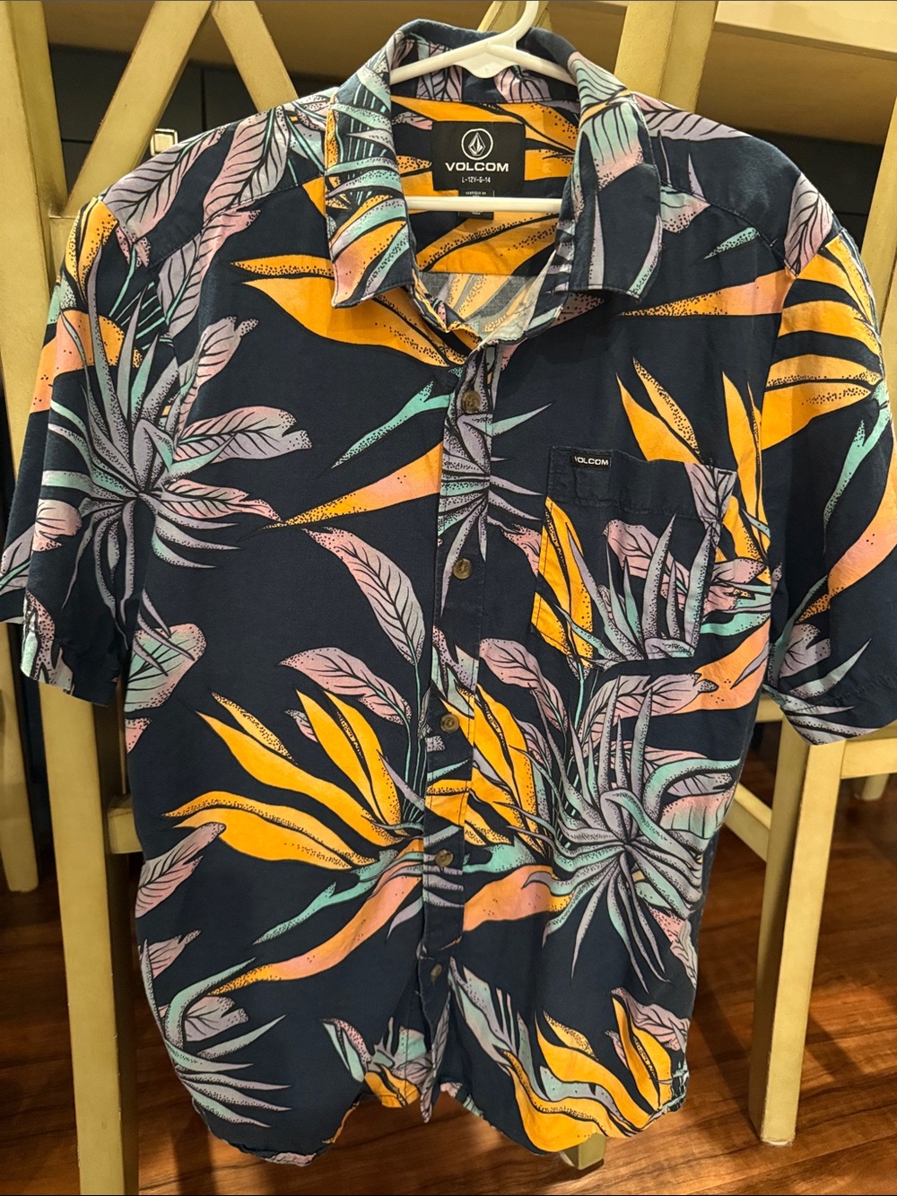 Volcom Men's Navy Floral Short-Sleeve Button-Up Shirt - Size L